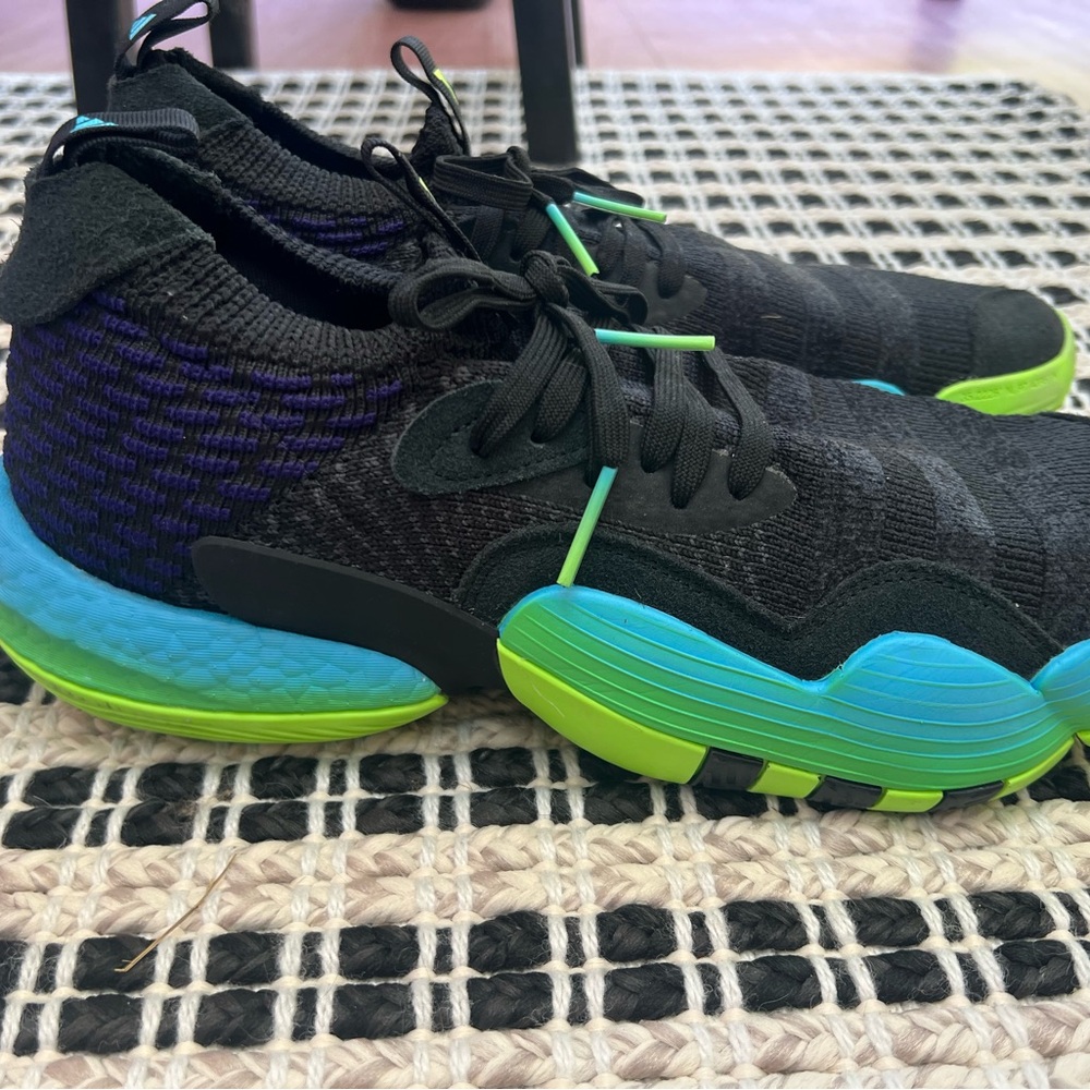 Adidas Trae Young 2 “Trae-tlien”